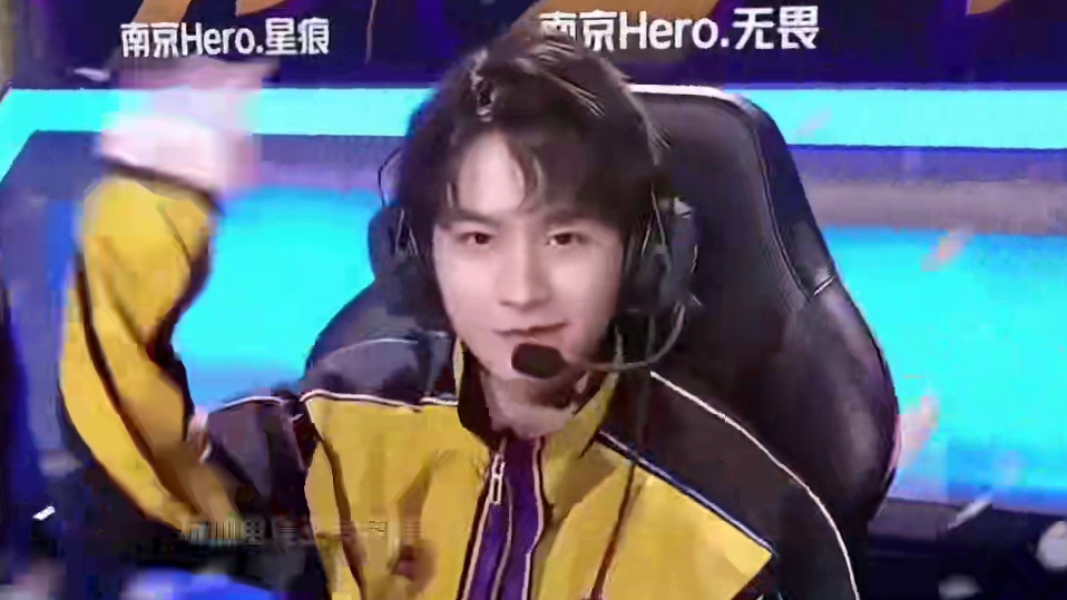 福克斯同时 福克斯同时